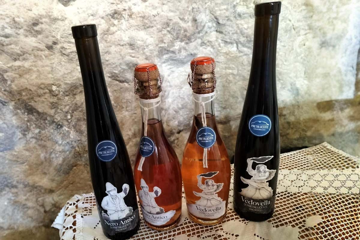 Dalla terra cruda al vino cotto: la doppia anima dell’Abruzzo rurale Dalla terra cruda al vino cotto: la doppia anima dell’Abruzzo rurale