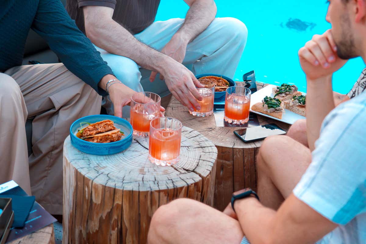 Alto Rooftop celebra la mixology: a Cervia il meglio di bartender e chef italiani Alto Rooftop celebra la mixology: a Cervia il meglio di bartender e chef italiani