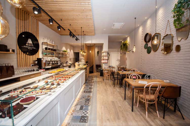 (Alessandro Servida, nuovo locale milanese I coniugi Alex e Donatella in regia)