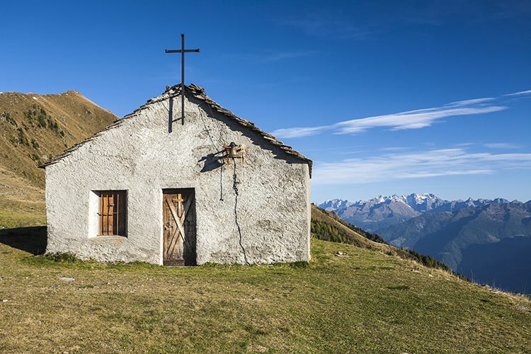 Alpi Retiche, Scermendone, Chiesa di San Quirico Un itinerario, un paninoLa guida golosa della Valtellina