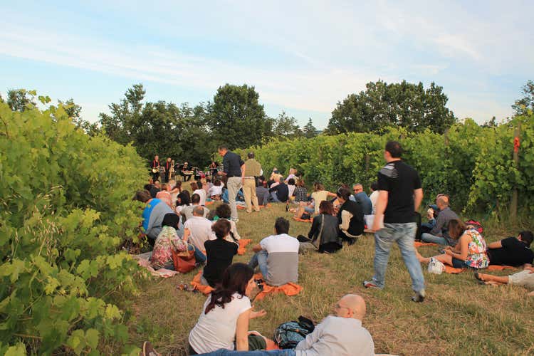 Ascoltare jazz sorseggiando buon vino A Zola Predosa weekend multisensoriale Ascoltare jazz sorseggiando buon vino A Zola Predosa weekend multisensoriale