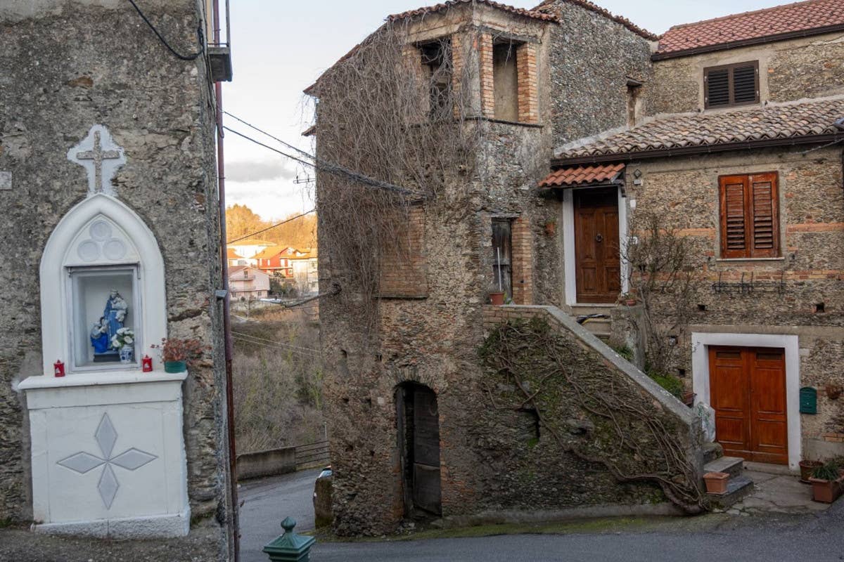 In cammino tra i borghi: esperienze autentiche e comunità da scoprire