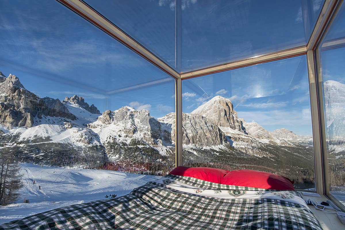 Starlightroom Col Gallina Foto: Giacomo Pompanin  Cortina, pista con vista dalle terrazze dei più gustosi rifugi