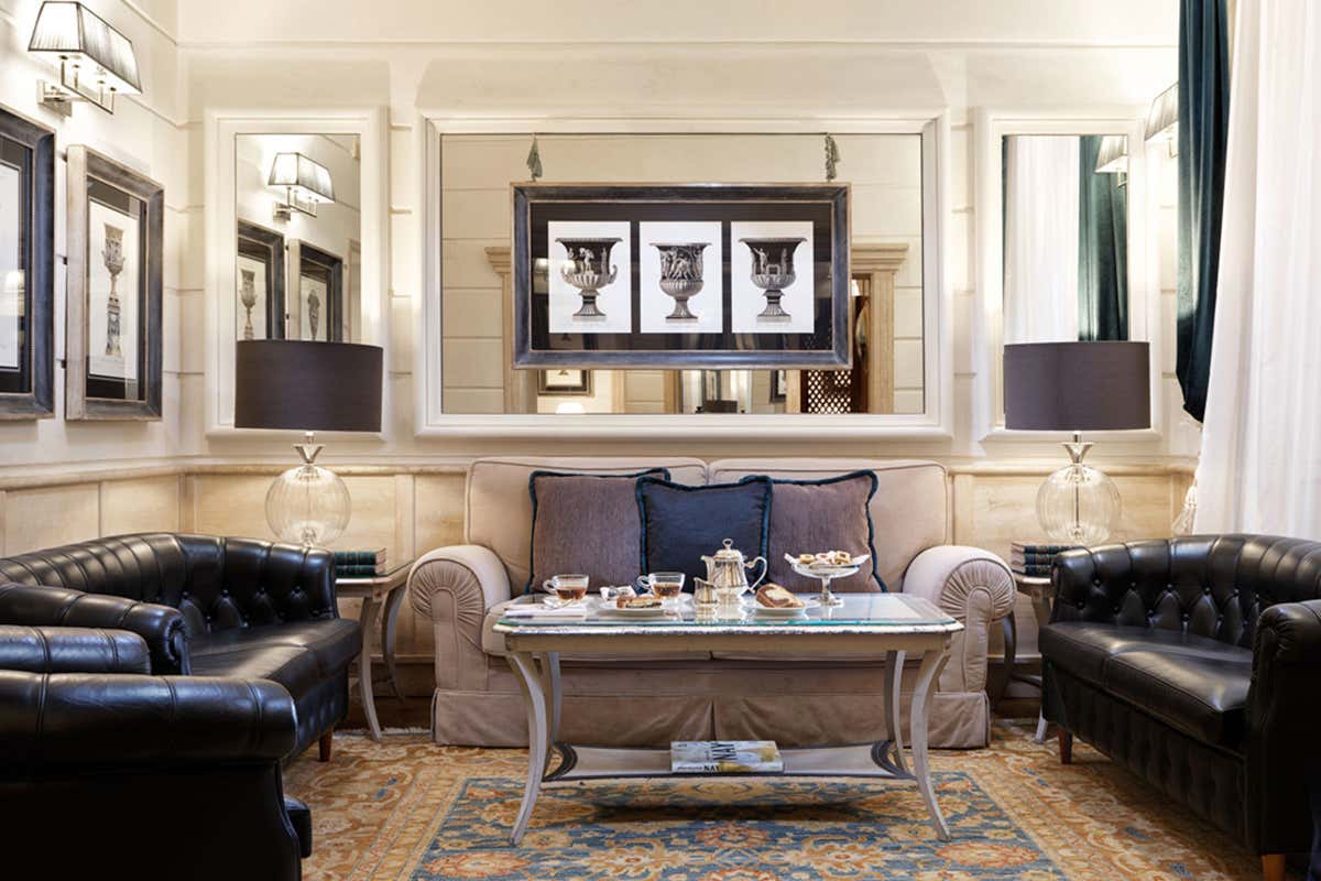 Hotel Barocco: charme romano con vista su Piazza Barberini e colazione d’autore