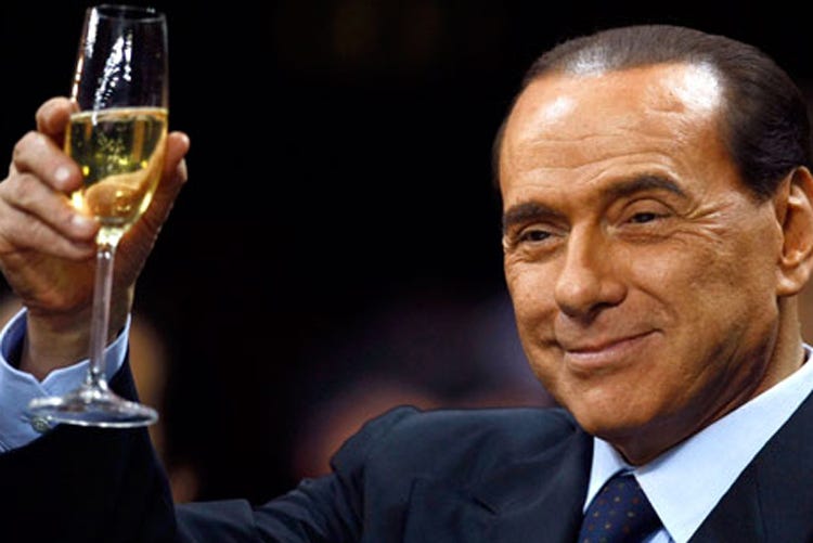 Silvio Berlusconi - Berlusconi sceglie una dieta bilanciata Pesce e proteine per rimanere in forma