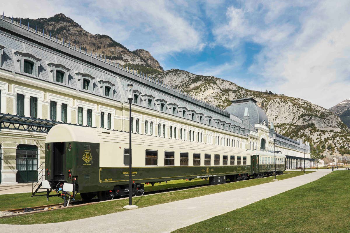 Dormire in stazione... a 5 stelle? È il Canfranc Estación nei Pirenei