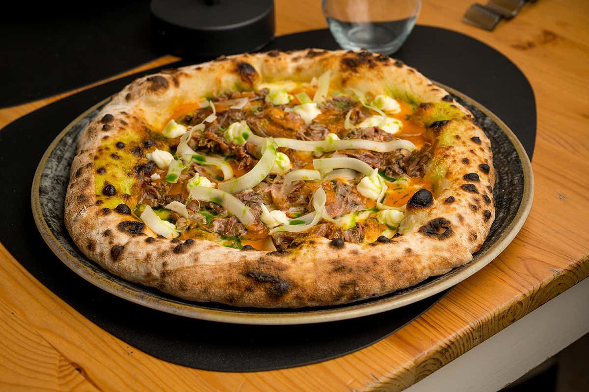 Pizza di ricerca e ingredienti locali: il progetto di Cristian Cennamo