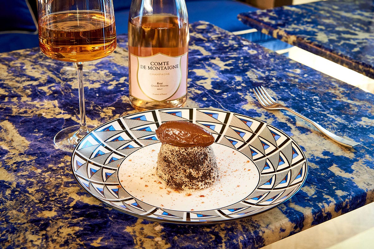 Caldo & freddo al cioccolato fondente & peperoncino Rosé Comte de Montaigne protagonista del menu di San Valentino