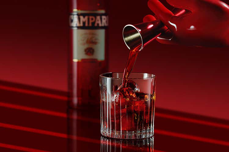 (Campari Red Diaries Lo corto di Garrone celebra il Negroni)