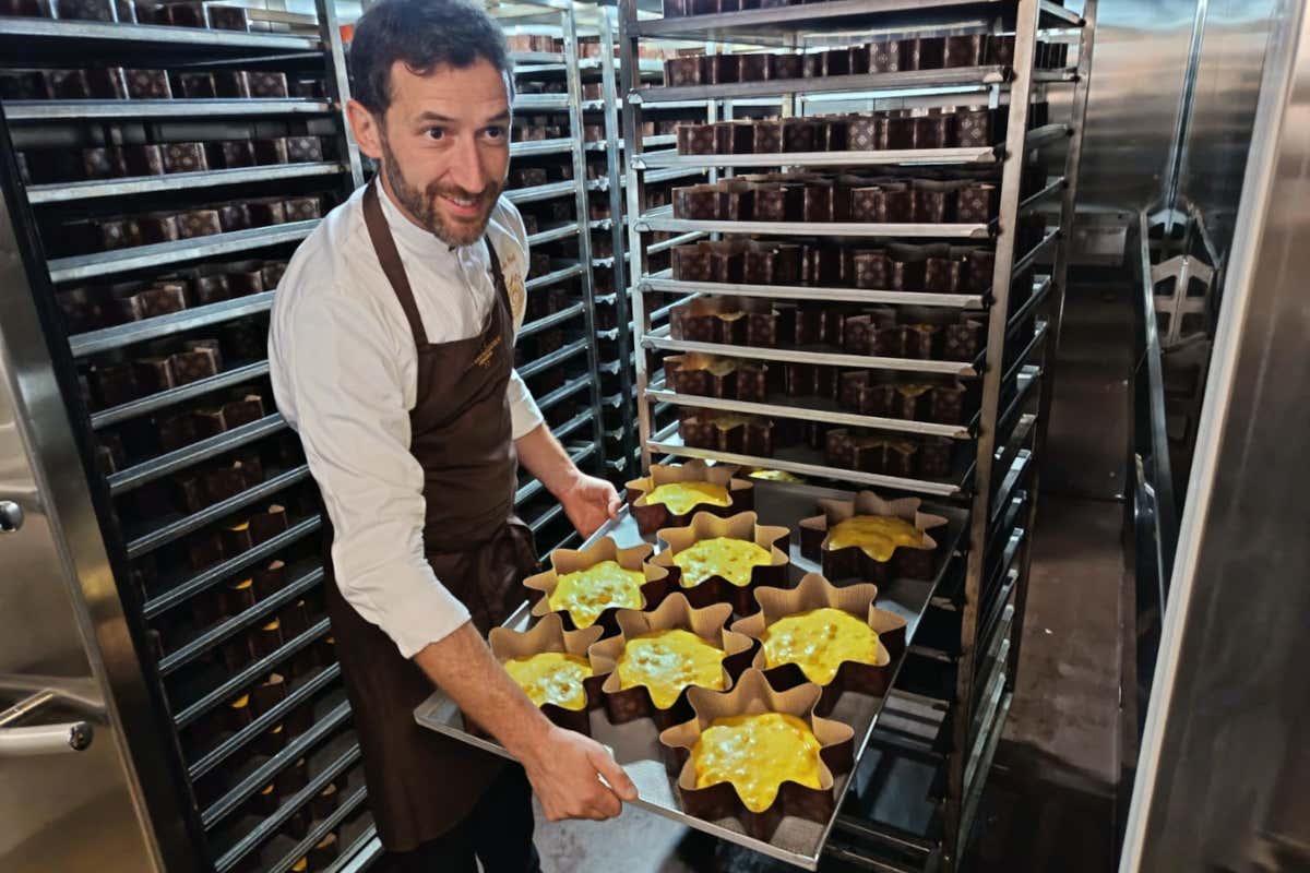 Non chiamatela pasticceria: il laboratorio di Cannavacciuolo è una macchina da guerra (dolce) Non chiamatela pasticceria: il laboratorio di Cannavacciuolo è una macchina da guerra (dolce)