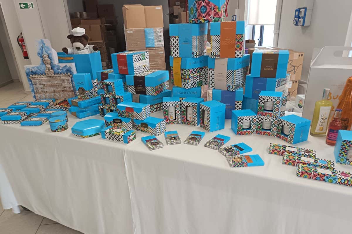 Non chiamatela pasticceria: il laboratorio di Cannavacciuolo è una macchina da guerra (dolce) Non chiamatela pasticceria: il laboratorio di Cannavacciuolo è una macchina da guerra (dolce)