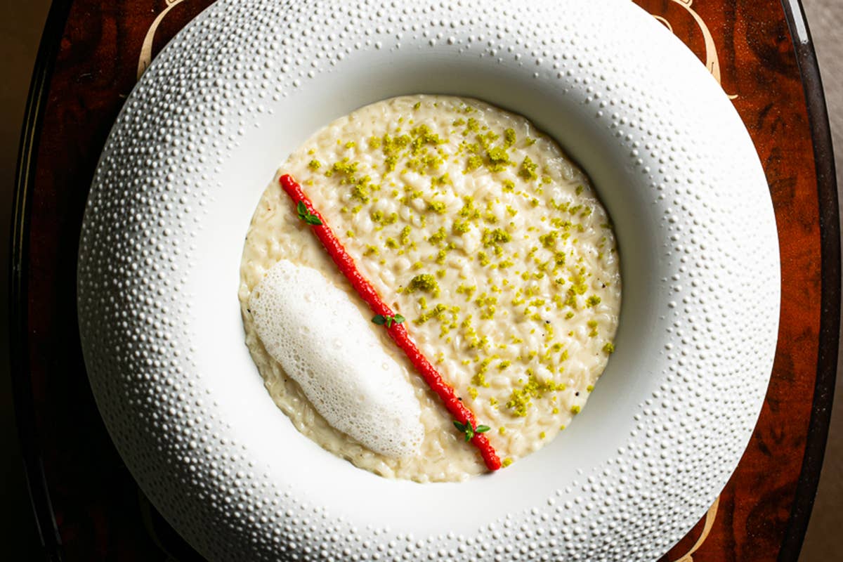 Risotto Caprese con mozzarella di bufala, pomodoro e basilico Capri Palace: arte, ospitalità e cucina stellata in un luogo unico