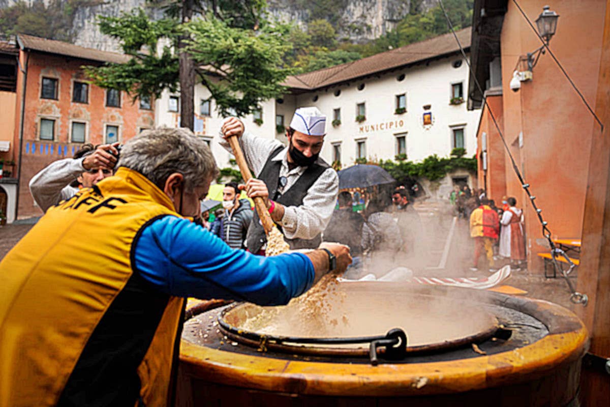 I Polentèr di Storo vincono con la Carbonera al Festival della Polenta