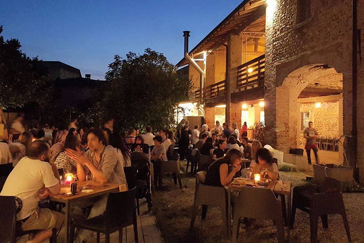 (Cascina Elav, al via la stagione estiva Si comincia con un mercato agricolo)