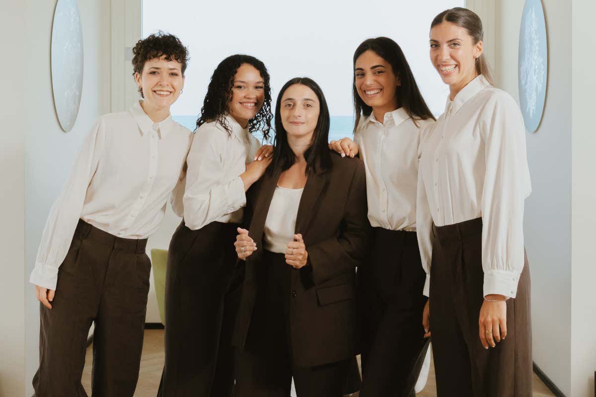 In Riva a Numana: un tocco francese tra mare cristallino e le colline del Conero