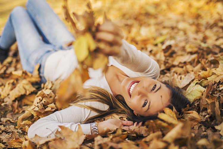 I cambi di stagione, in generale, possono diventare momenti critici per il proprio benessere fisico ed emotivo - Contro gli sbalzi d'umore autunnali Dieta sana, sole e hobby I cambi di stagione, in generale, possono diventare momenti critici per il proprio benessere fisico ed emotivo - Contro gli sbalzi d'umore autunnali Dieta sana, sole e hobby