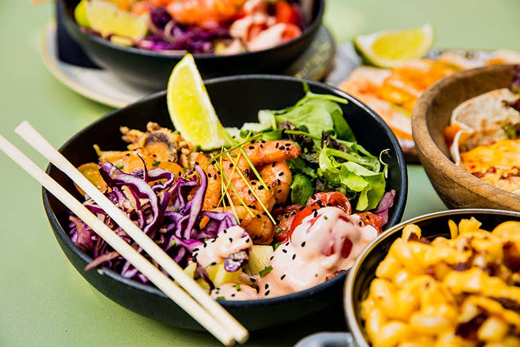 Shrimps poke bowl - Cucina senza confini al Vintro Bar & Bites a Roma