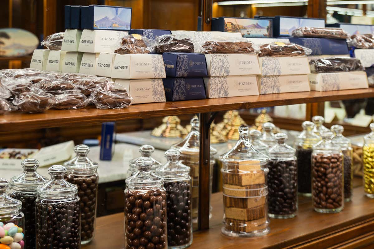 Alcune delle prelibatezze di Gay-Odin Gay-Odin: la storica cioccolateria napoletana riapre in via Chiaia