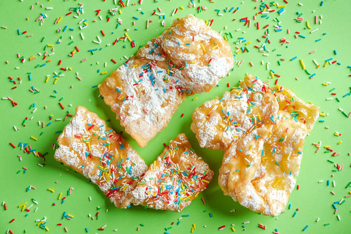 Frappe fritte con miele di D'Antoni A Carnevale ogni dolce vale: ecco le proposte delle pasticcierie di Roma e dintorni