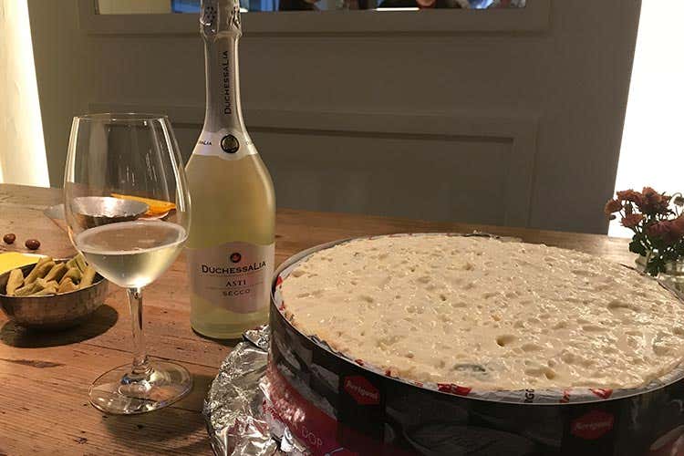 (Duchessa Lia e Arrigoni formaggi L'Asti secco trova il suo abbinamento)