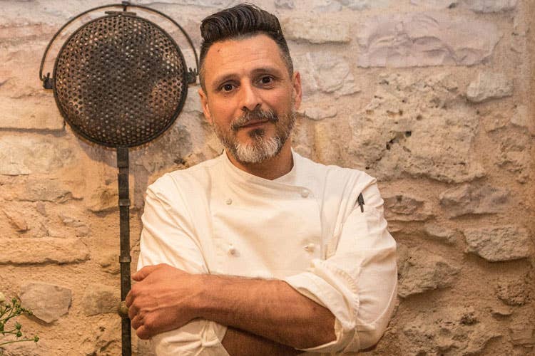 Enea Barbanera - Il Nun di Assisi ha un nuovo chef Al Benedikto arriva Enea Barbanera