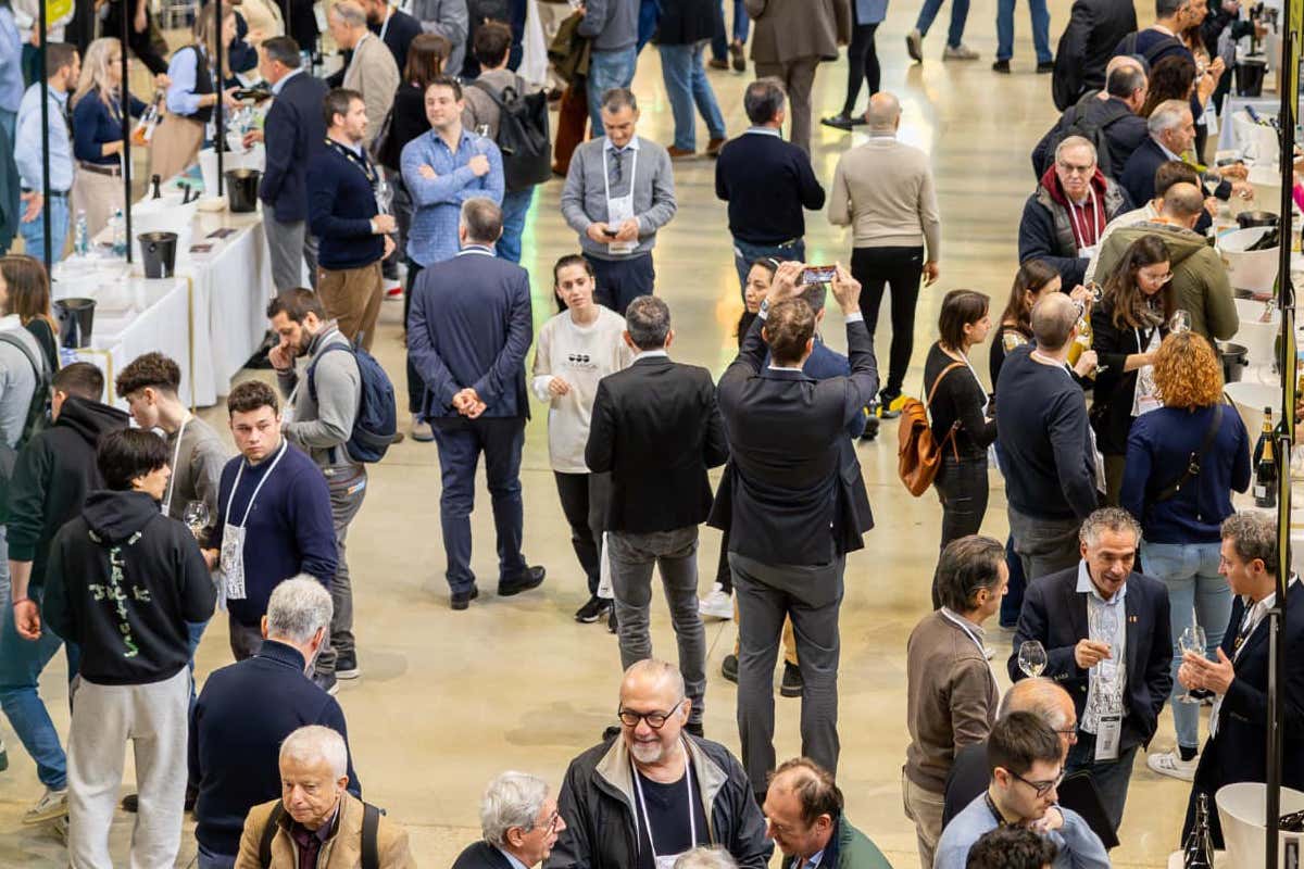 Prima Alta Langa, cresce il Metodo Classico piemontese: +10% di vendite nel 2024