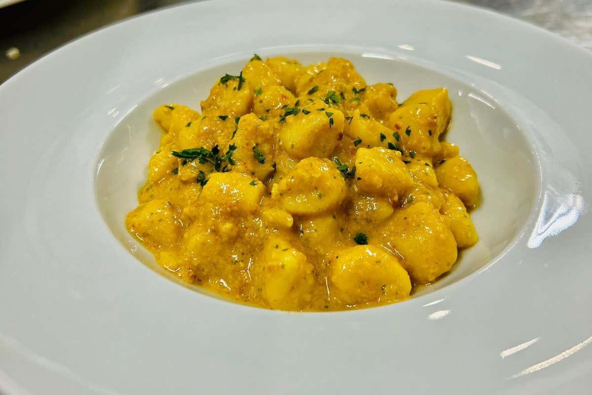 Emilia in rosa: l'11ª tappa del Giro d'Italia tra Viareggio e Castelnovo ne' Monti Emilia in rosa: l'11ª tappa del Giro d'Italia tra Viareggio e Castelnovo ne' Monti