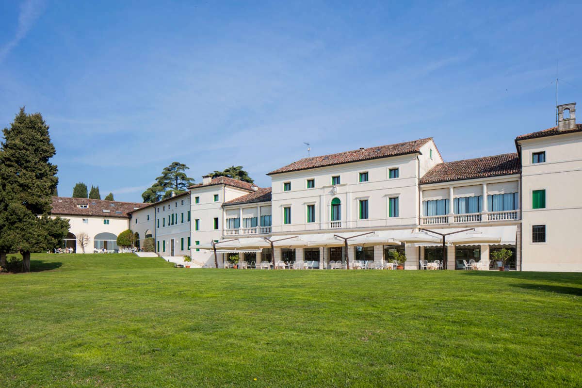 Villa Michelangelo, la lunga storia della villa magica dei Colli Berici