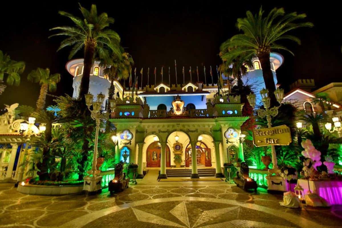 Il Castello delle cerimonie, dal reality tv alla chiusura delle attività Il Castello delle cerimonie, dal reality tv alla chiusura delle attività