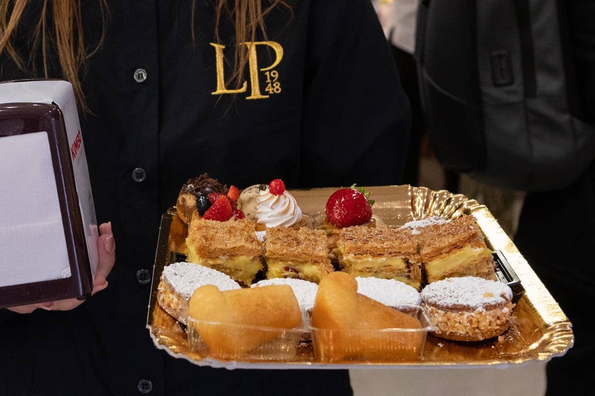 Pasticceria o pizzeria? Lombardi di Maddaloni è due in uno