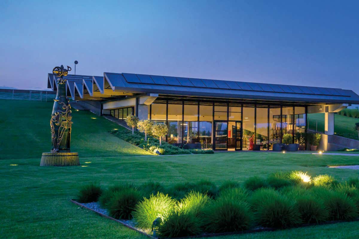 Cabochon Fuoriserie, il vino che racconta il territorio e conquista Decanter Cabochon Fuoriserie, il vino che racconta il territorio e conquista Decanter