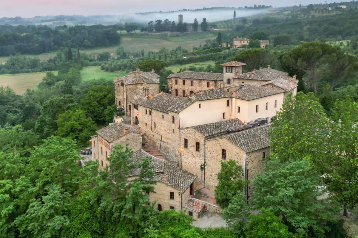 Autunno a Castel Monastero tra cucina gourmet, musica e...caccia al tartufo