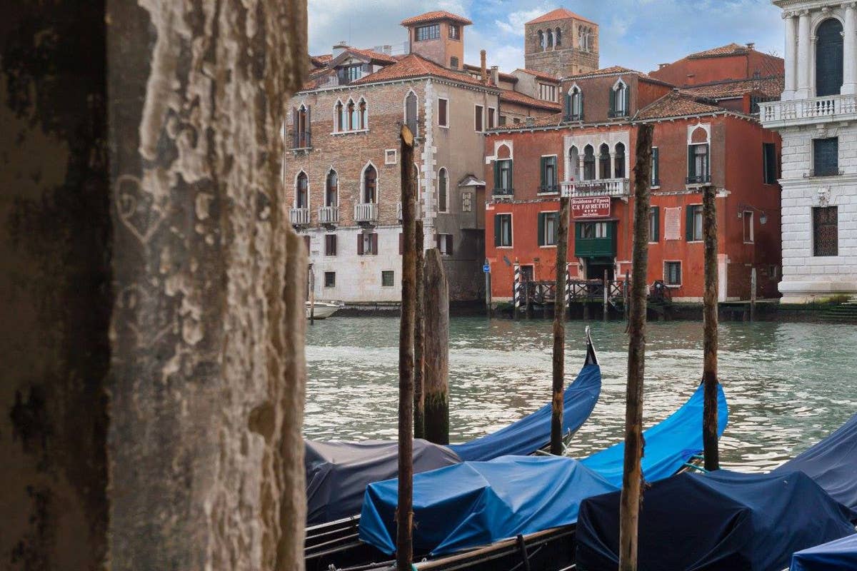 Venezia: sfiorata la tragedia per una candela nell'hotel storico “San Cassiano”