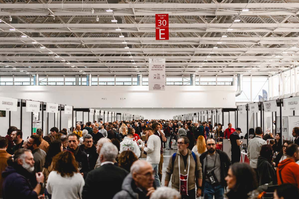 Bologna capitale del vino indipendente: oltre mille vignaioli al Mercato Fivi Bologna capitale del vino indipendente: oltre mille vignaioli al Mercato Fivi