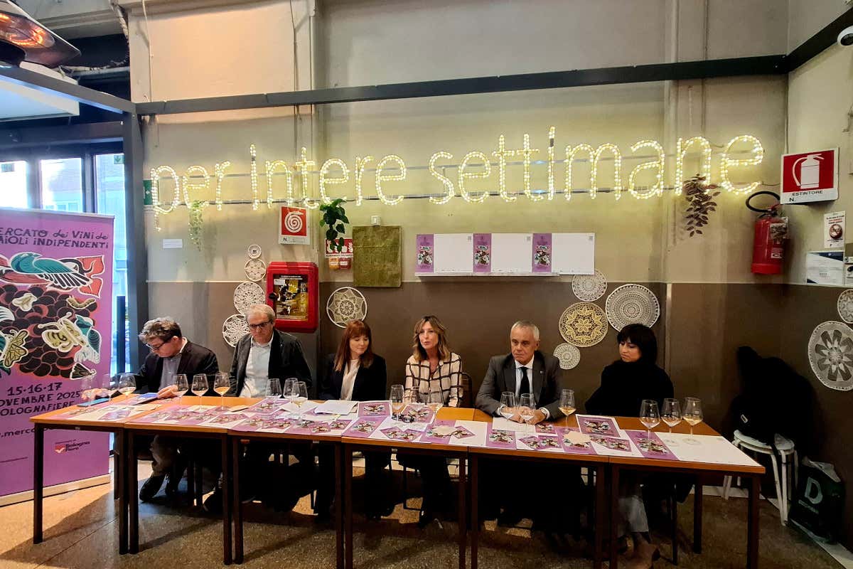 Bologna capitale del vino indipendente: oltre mille vignaioli al Mercato Fivi Bologna capitale del vino indipendente: oltre mille vignaioli al Mercato Fivi