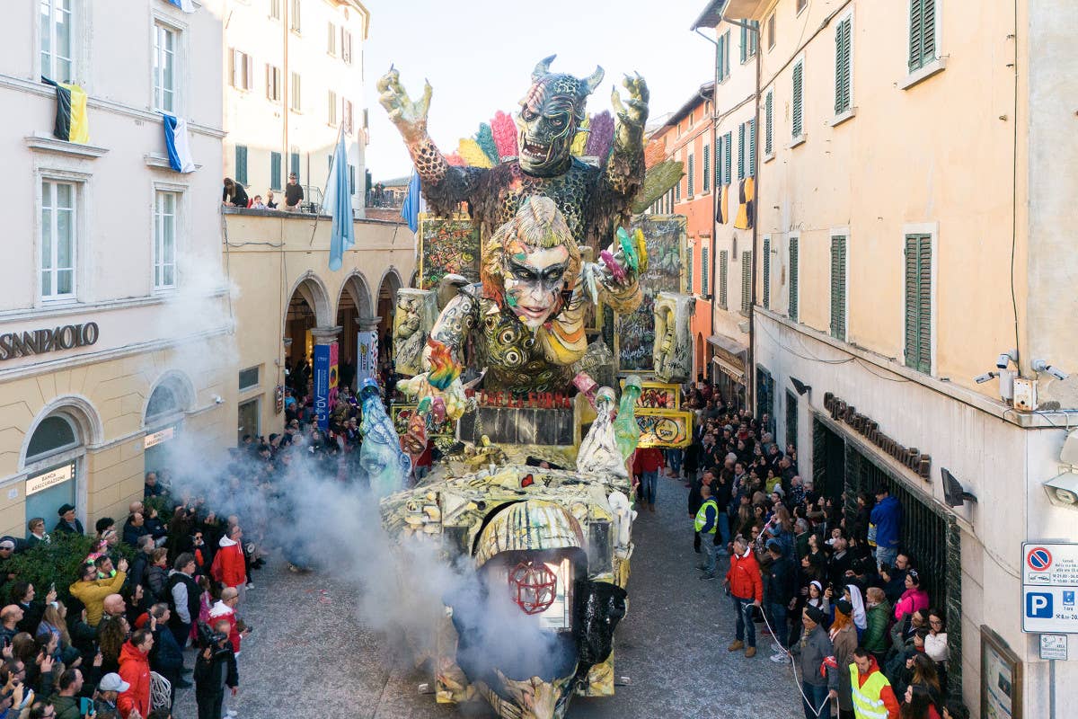 Andiamo alla scoperta del Carnevale di Foiano della Chiana, il più antico d'Italia