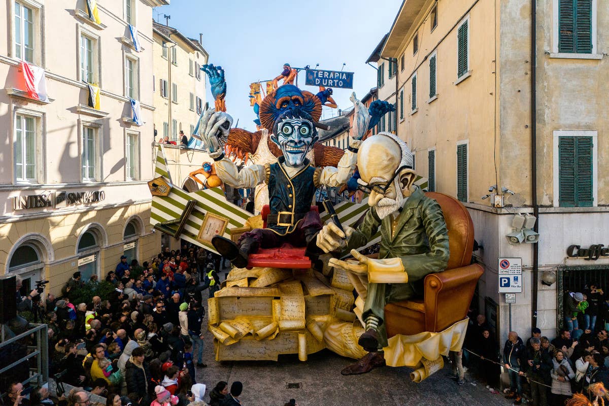 Andiamo alla scoperta del Carnevale di Foiano della Chiana, il più antico d'Italia