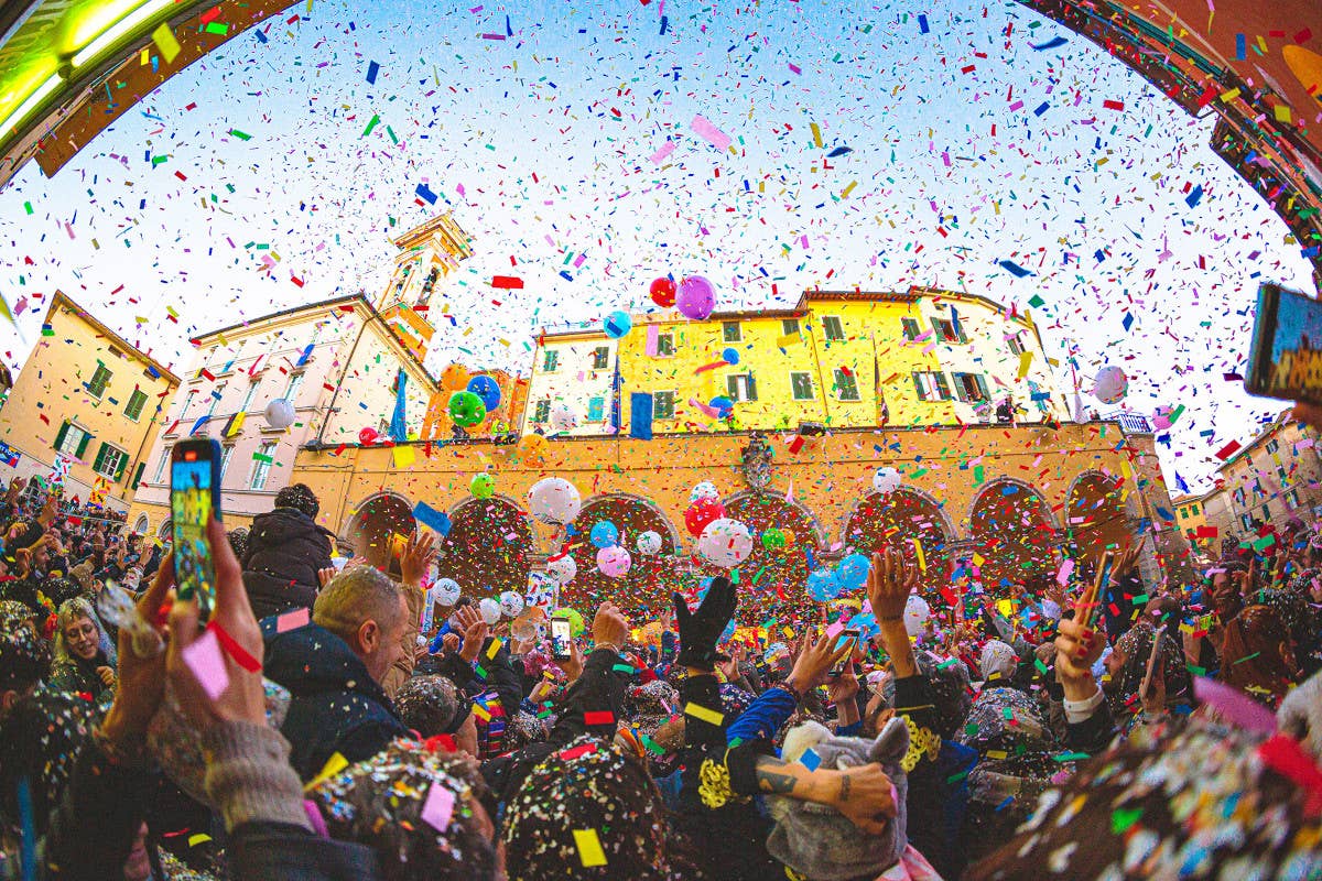 Andiamo alla scoperta del Carnevale di Foiano della Chiana, il più antico d'Italia