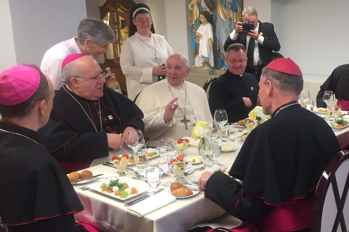 Papa Francesco, la fede a tavola: dal dulce de leche alla Laudato si' Papa Francesco, la fede a tavola: dal dulce de leche alla Laudato si'