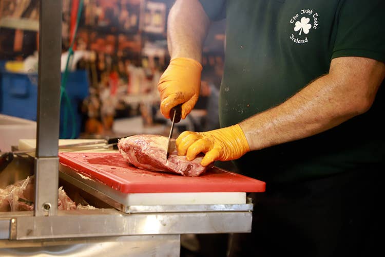 Chef qualificati che prepareranno cibo da strada di grande qualità e originalità (Festival dello street food La 16ª edizione in tour a Trieste)