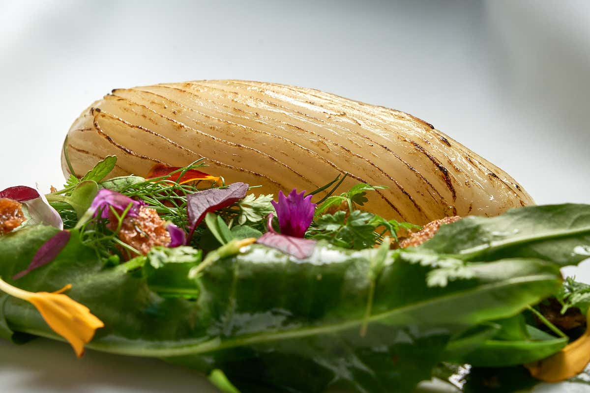 Dimenticate la solita Napoli: al George si cena con Oscar Wilde e il Vesuvio