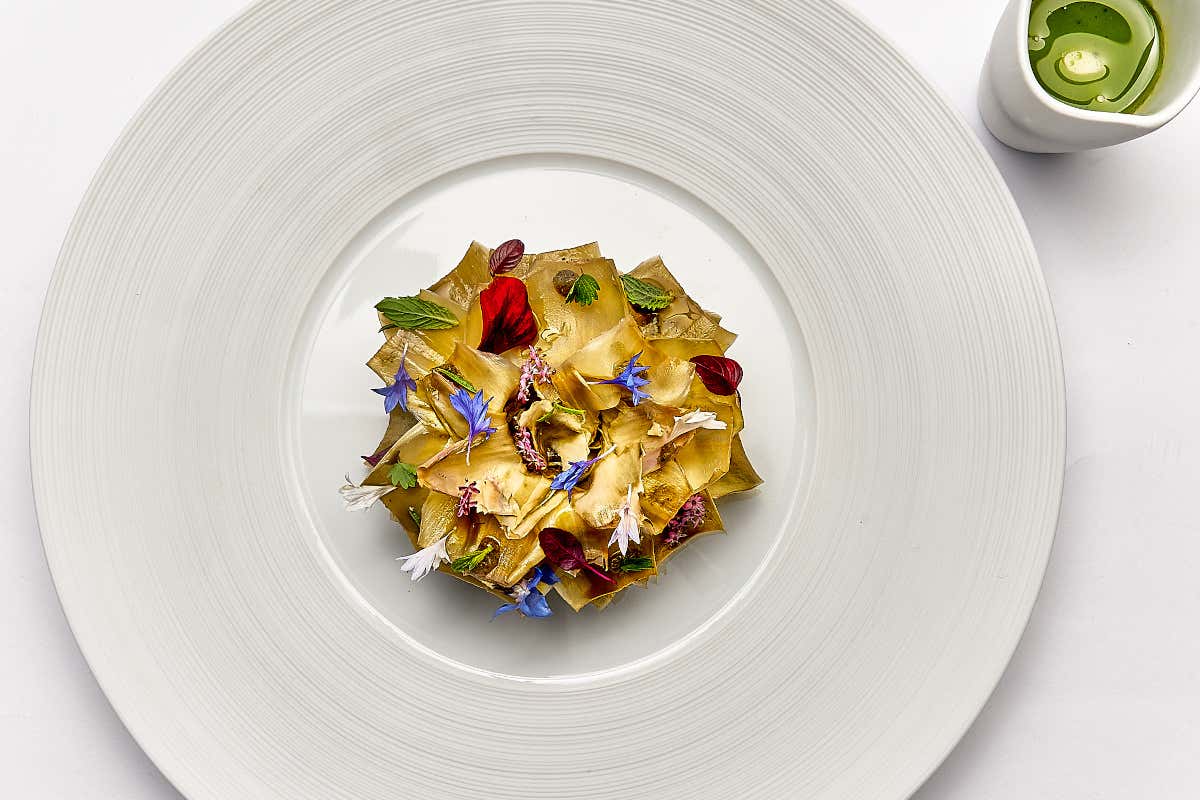 Dimenticate la solita Napoli: al George si cena con Oscar Wilde e il Vesuvio