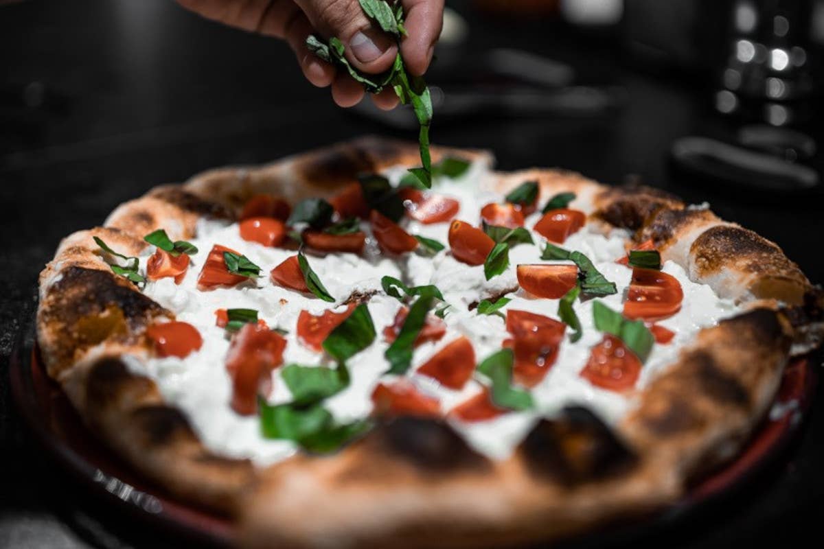 Viareggio, pizza e Champagne: sulla passeggiata c'è Giallo