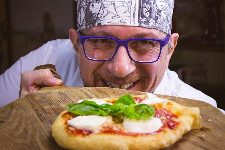 (Giovanni Santarpia, Pizzaiolo dell'anno «La pizza unisce e non divide!»)