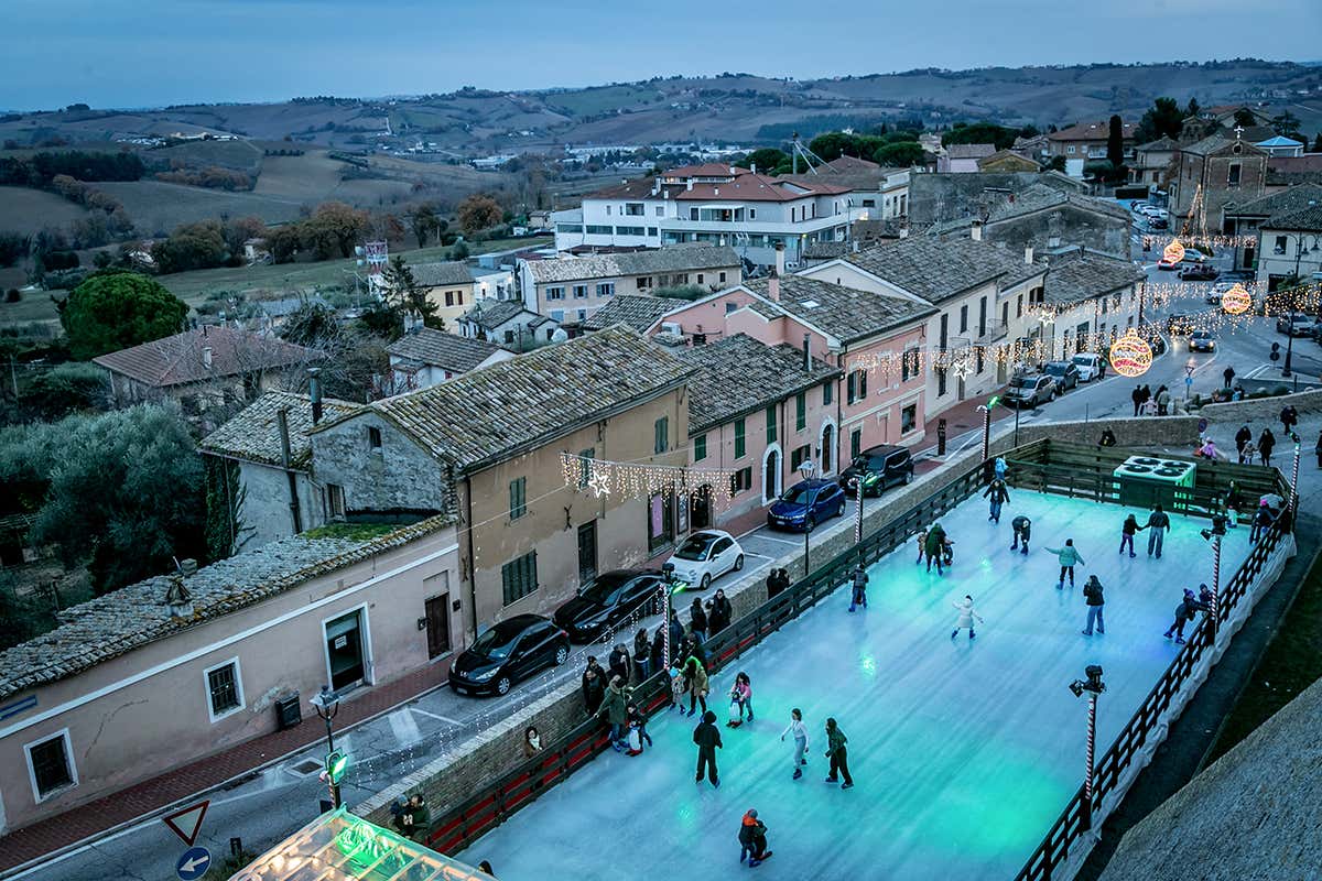 Il Natale nel borgo marchigiano di Corinaldo incanta fino al 6 gennaio