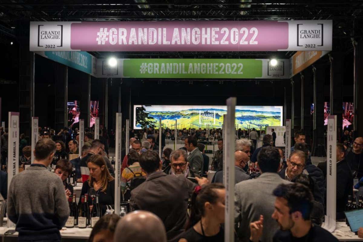 Un momento della GrandiLanghe2022 Il futuro dei vigneti? Tecnologia, territorio ed economia circolare Un momento della GrandiLanghe2022 Il futuro dei vigneti? Tecnologia, territorio ed economia circolare