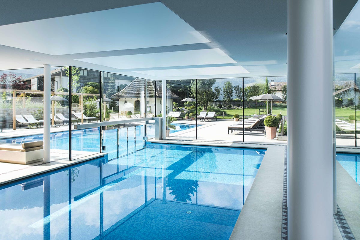 Le piscine comunicanti del resort altoatesino Primavera a tutto benessere all’Hotel Hanswirt