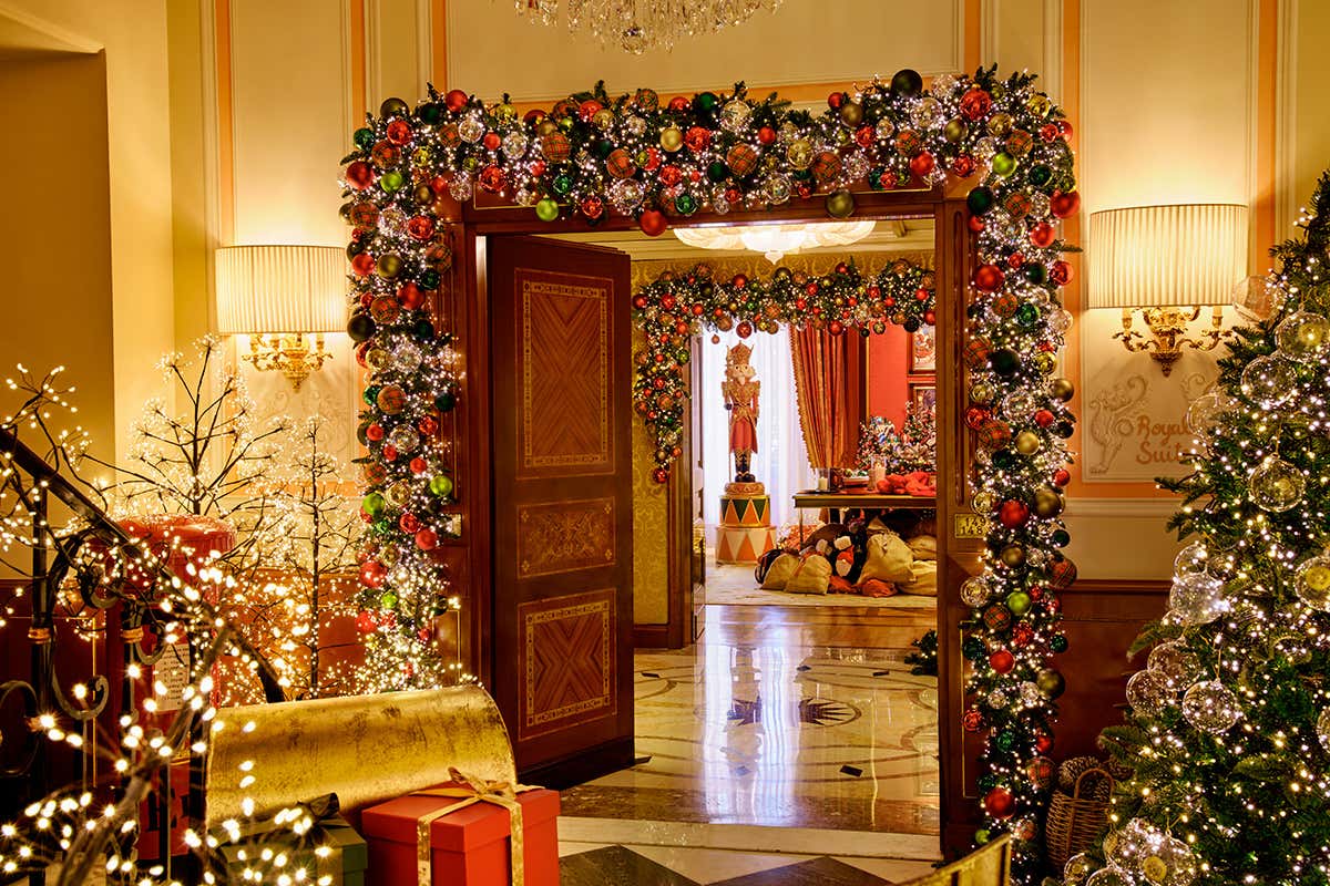 I migliori allestimenti natalizi 2025 degli hotel: Grand Hotel et Des Palmes I migliori allestimenti natalizi 2025 degli hotel: Grand Hotel et Des Palmes