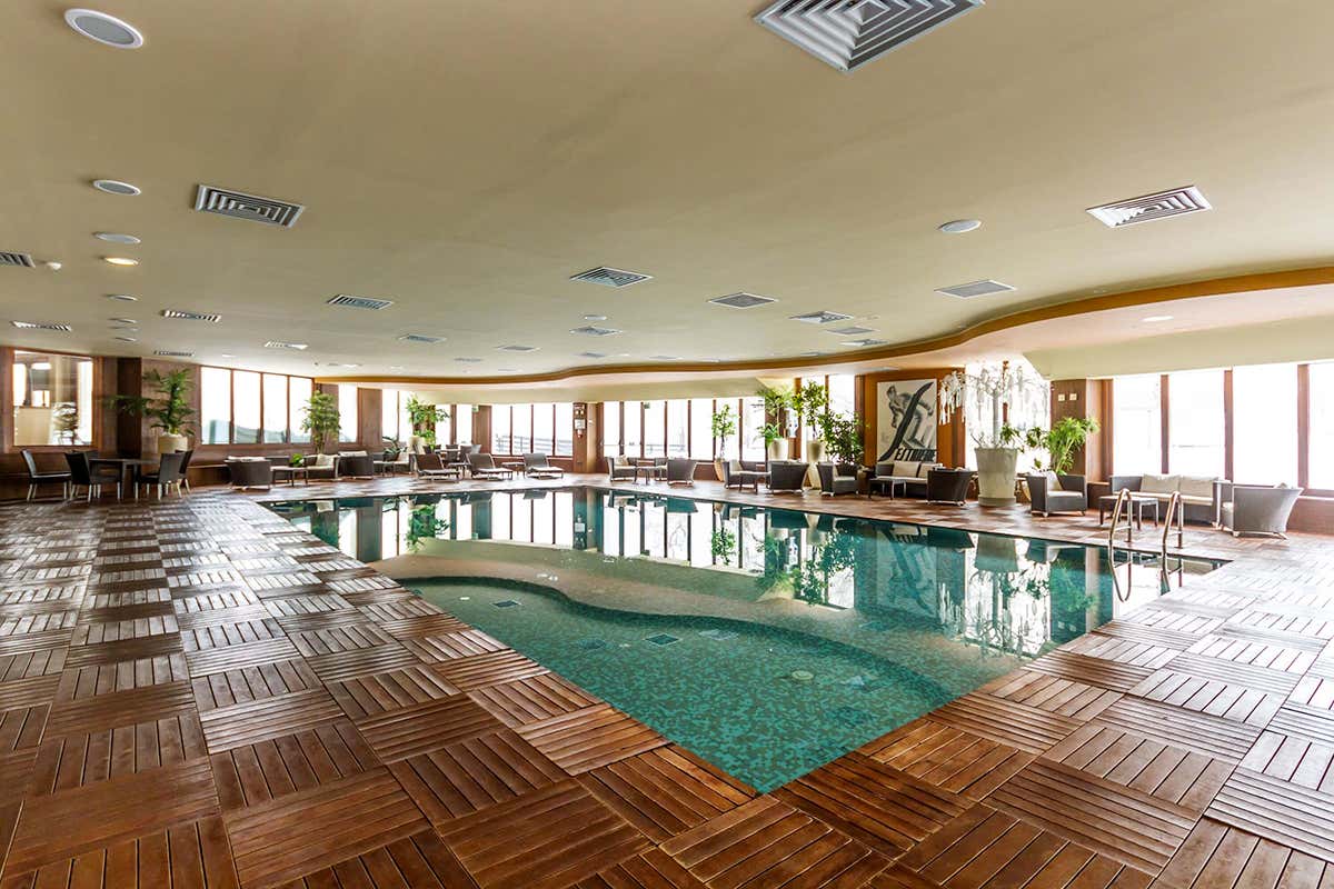 Come ricaricarsi prima e dopo lo sci? Hotel e trattamenti per corpo e mente in quota