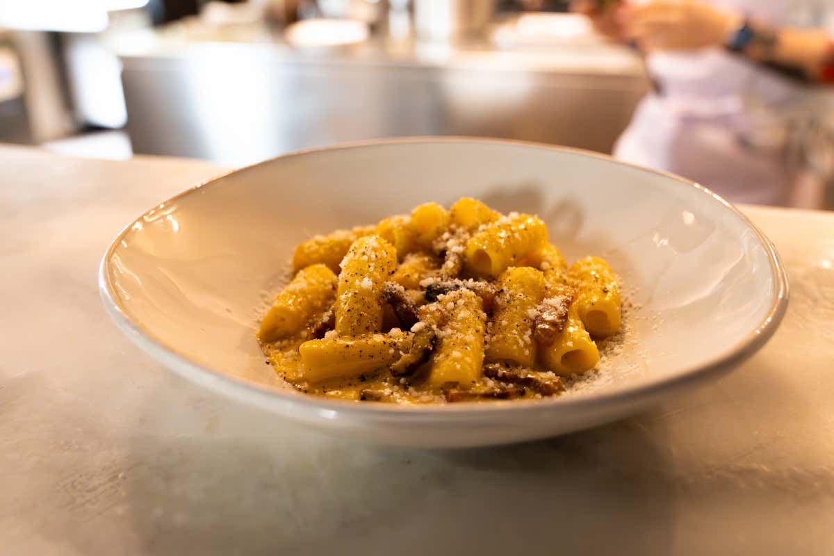 Cento sfumature di carbonara: il “piatto d'adozione” amato dagli italiani